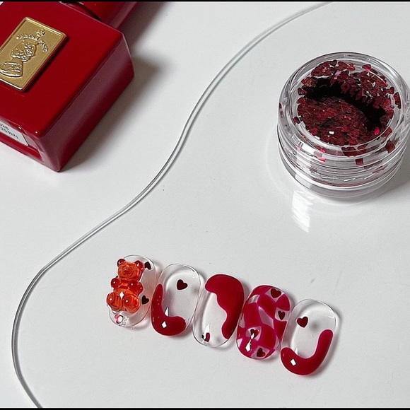 💕Heart shape 3D Nail Decor💕 - Picture 3 of 16